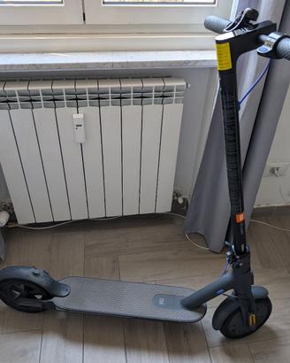 Xiaomi Electric Scooter 3 - Monopattino Elettrico