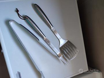 Utensili per barbecue.