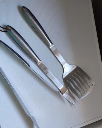 Utensili per barbecue.