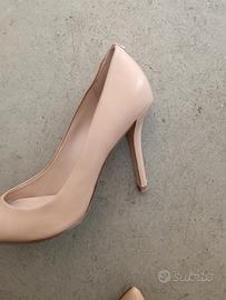 decollete vernice beige