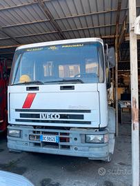 IVECO 150 CON GRU FERRARI