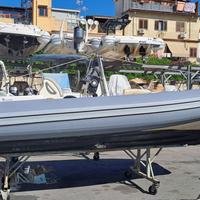 Gommone + 115 cv Tohatsu DLTI - 300 ore