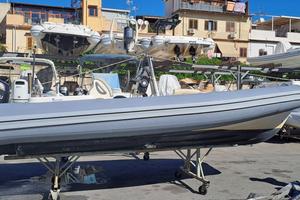 Gommone + 115 cv Tohatsu DLTI - 300 ore