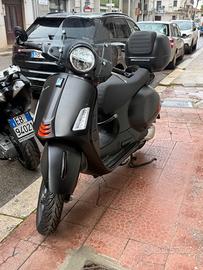 Piaggio Vespa 300 GTS hpe Super sport