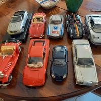 Nove modelli auto Bburago da collezione.