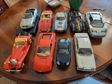 Nove modelli auto Bburago da collezione.