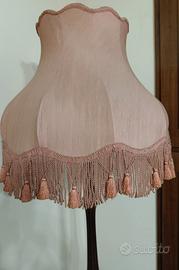 lampada con piantana in legno 
