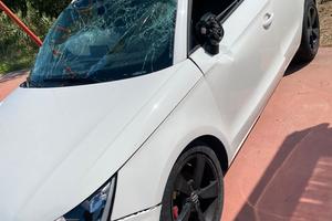 Audi A1 Mot. chz 70.000km 1000 Benzina