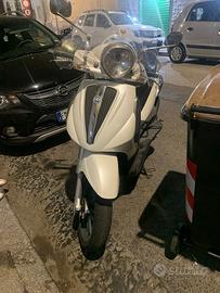 Beverly 300