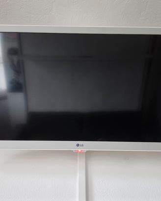 TV LG BIANCA 24" 