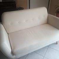due divani di due posti 