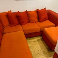 Divano letto matrimoniale con Chaise Longue e Pouf