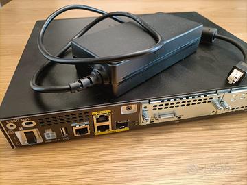 Router Cisco 4221