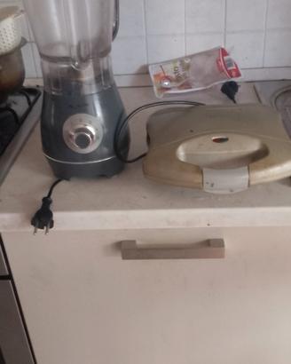 frullatore più piastra per panini 