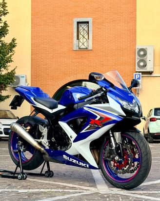 SUZUKI GSX R 750 YOSHIMURA FINANZIABILE