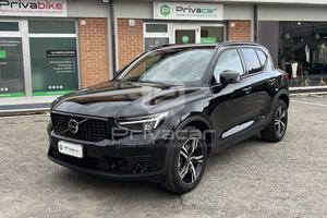 VOLVO XC40 B3 automatico Plus Dark
