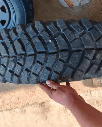 Gomme tassellate fuoristrada
