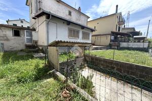 CASA INDIPENDENTE A NARNI