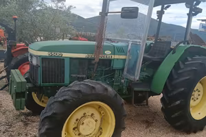 trattore john Deere 5500