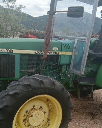 trattore john Deere 5500