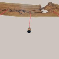 Lampadario in legno di ulivo e tessuto rosso