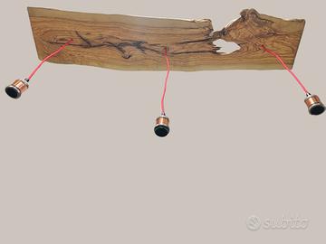 Lampadario in legno di ulivo e tessuto rosso