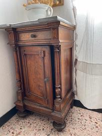 Comodino in noce fine '800