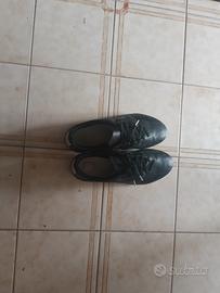 Scarpe calcetto Kipsta nere e blu con strappi - 