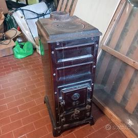 Stufa a legna in ghisa vintage