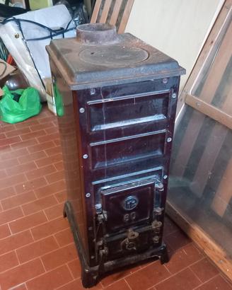 Stufa a legna in ghisa vintage