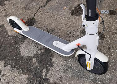 xiaomi mi scooter 3  monopattino  elettrico