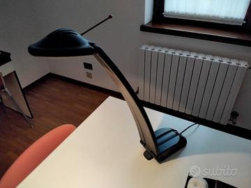 Lampada alogena da scrivania