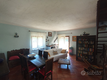 Villino indipendente ristrutturato con giardino