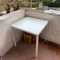 Tavolo ikea quadrato + 4 sedie pieghevoli