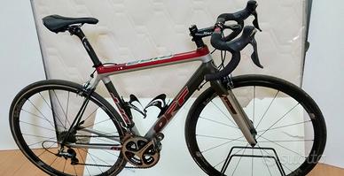 bici da corsa in carbonio