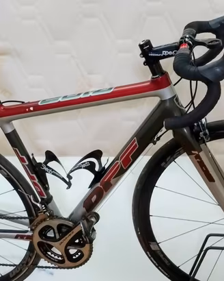 bici da corsa in carbonio