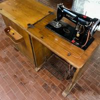 Macchina per cucire Singer vintage