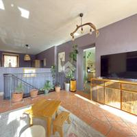 CASA SEMINDIPENDENTE A GIAVENO