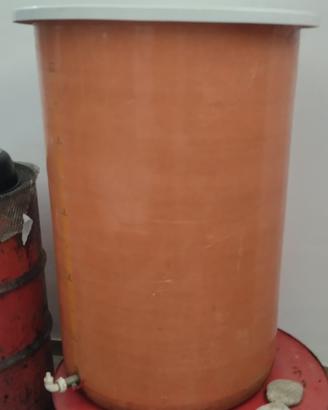 Serbatoio con coperchio in vetroresina da 500 L