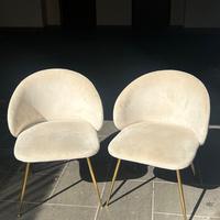 2 sedie in velluto beige con gambe dorate – stile