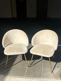 2 sedie in velluto beige con gambe dorate – stile