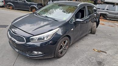 KIA CEED 2015 SOLO PER RICAMBI