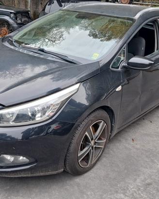 KIA CEED 2015 SOLO PER RICAMBI