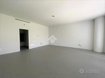 MULTILOCALE A MANTOVA