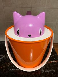 Secchiello porta crocchette per gatti