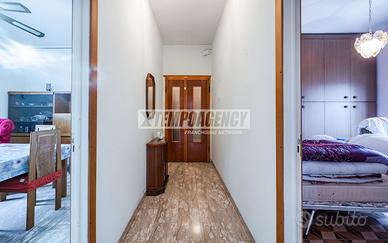 PORZIONE DI CASA A MONTAGNANA CON GARAGE