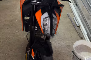 KTM DUKE 790