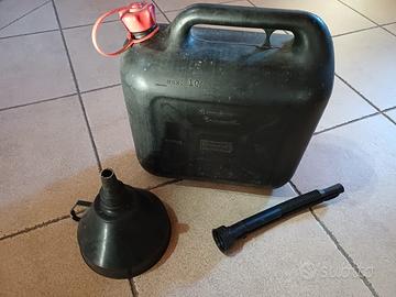 Tanica in plastica da 10 litri con relativo imbuto