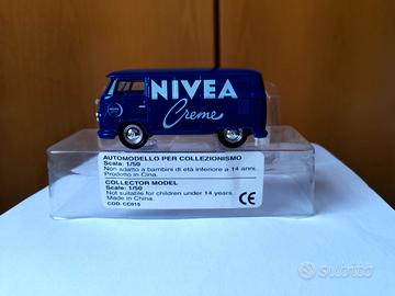 Modello Corgi 1-43-V.W. Transporter NIVEA -Creme-