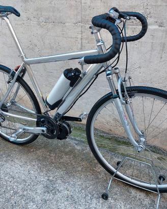 Bici elettrica 28" tipo gravel